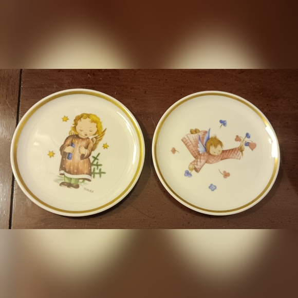 Lot of 2, 1978 Berta Hummel Museum Miniature Plate Collection 4" - Picture 6 of 6
